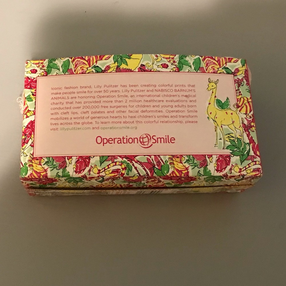 Lilly Pulitzer barnum’s animal cracker box_2